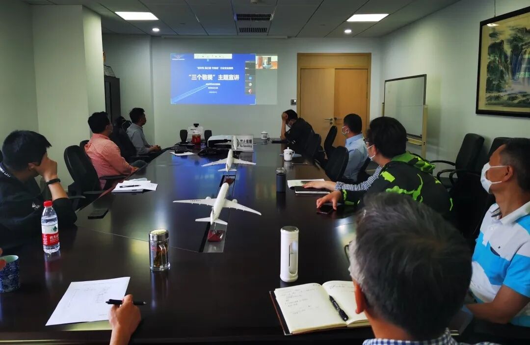 拉美和加勒比国家的16国19名主流媒体代表近日来川参访,深入考察四川在经贸投资航空物流