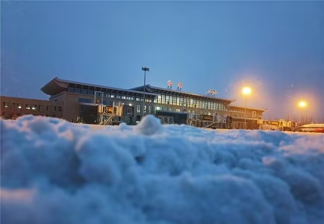 和田航空快递：丝路驼铃新韵，和田机场的航空快递奋进曲