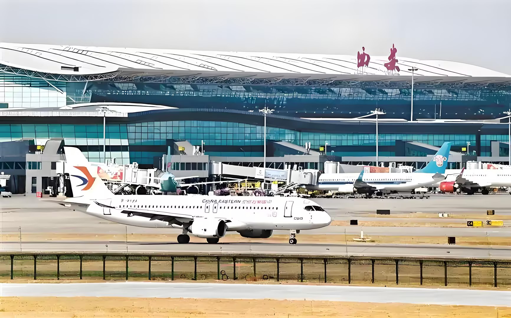 西安航空快递:咸阳机场的航空快递及航空货运是西北空中物流走廊